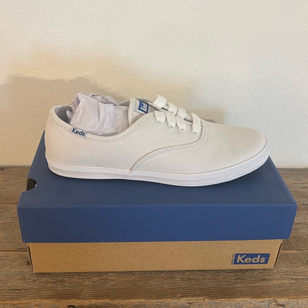 Keds white sneaks